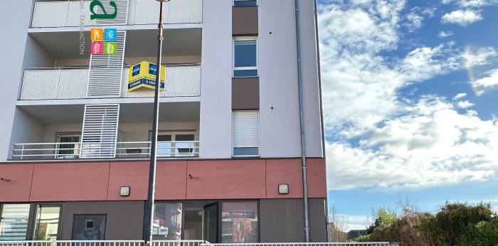 Image 11 sur 12 - Local commercial  ·  Location · Jassans Riottier (01480) · 78m²