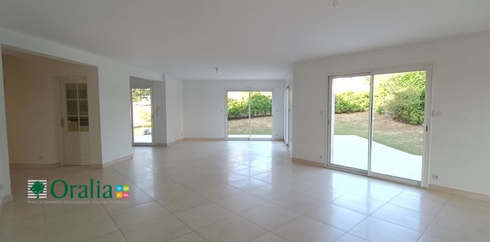 Image 3 sur 22 - Maison  ·  Location · Fontaine Les Dijon (21121) · 7 pièces · 195m²