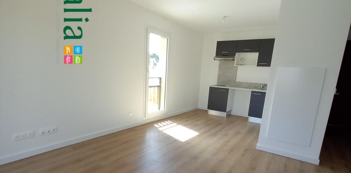 Image 2 sur 9 - Appartement  ·  Location · Audenge (33980) · 2 pièces · 45m²