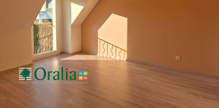 Image 12 sur 22 - Maison  ·  Location · Fontaine Les Dijon (21121) · 7 pièces · 195m²