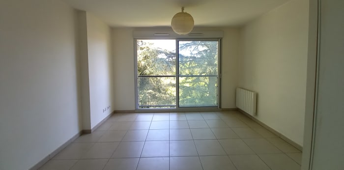 Image 2 sur 12 - Appartement  ·  Location · Ecully (69130) · 1 pièce · 26m²