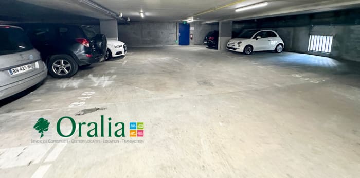 Image 7 sur 13 - Parking  ·  Location · Bordeaux (33800)