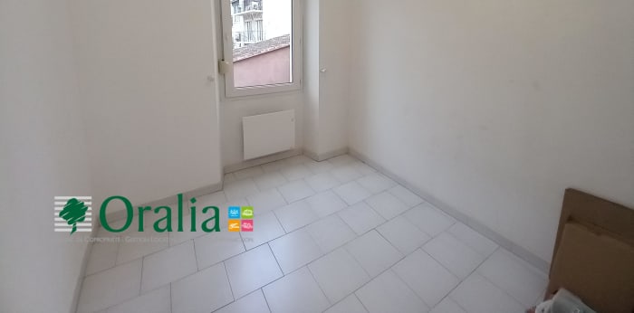 Image 3 sur 8 - Appartement  ·  Location · Marseille (13008) · 2 pièces · 35m²