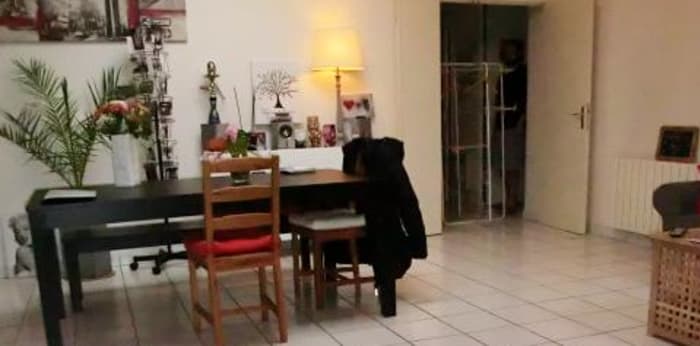 Image 11 sur 19 - Appartement  ·  Location · St Genis Les Ollieres (69290) · 2 pièces · 53m²