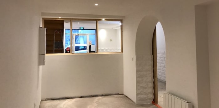 Image 1 sur 6 - Local commercial  ·  Location · Lyon (69009) · 81m²