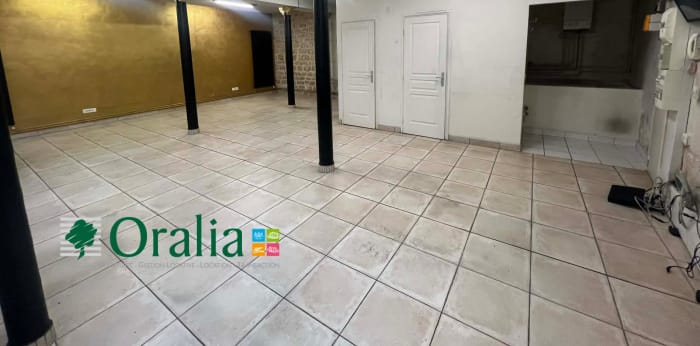 Image 7 sur 9 - Local commercial  ·  Location · Paris (75003) · 67m²