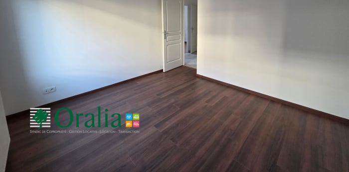 Image 5 sur 17 - Appartement  ·  Location · Meylan (38240) · 4 pièces · 84m²