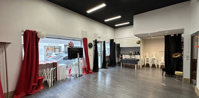 Image 6 sur 7 - Local commercial  ·  Location · Villefranche Sur Saone (69400) · 60m²