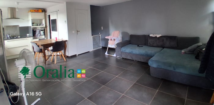 Image 2 sur 6 - Maison  ·  Location · Blanquefort (33290) · 4 pièces · 89m²