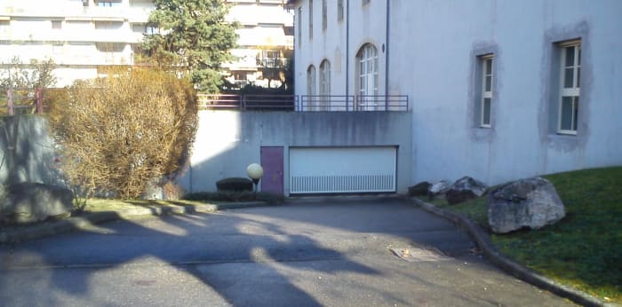 Image 3 sur 4 - Parking  ·  Location · Grenoble (38000)
