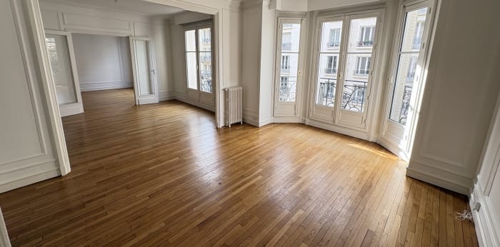 Image 2 sur 6 - Appartement  ·  Location · Paris (75017) · 6 pièces · 154m²