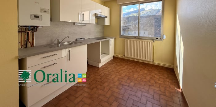 Image 3 sur 13 - Appartement  ·  Location · Tarare (69170) · 3 pièces · 71m²