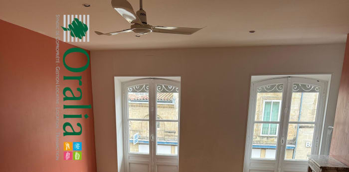 Image 1 sur 5 - Local commercial  ·  Location · Bordeaux (33000) · 67m²