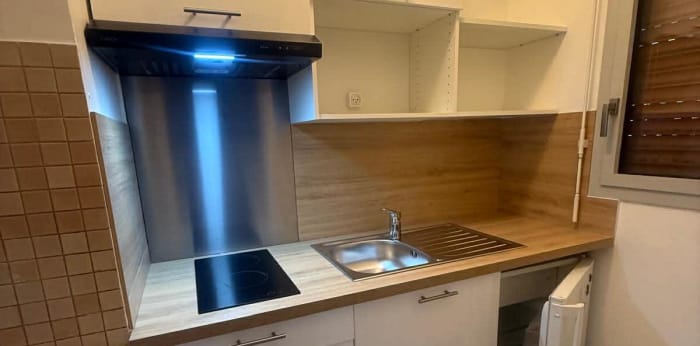 Image 3 sur 6 - Appartement  ·  Location · Paris (75010) · 1 pièce · 28m²