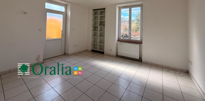 Image 2 sur 11 - Maison  ·  Location · Ste Foy L Argentiere (69610) · 5 pièces · 120m²