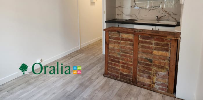 Image 4 sur 6 - Appartement  ·  Location · Paris (75014) · 1 pièce · 15m²