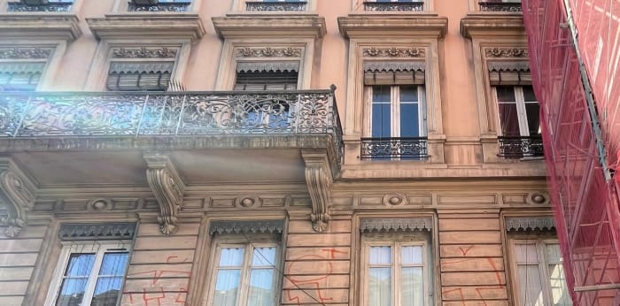 Image 1 sur 7 - Local commercial  ·  Location · Lyon (69003) · 148m²