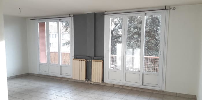 Image 1 sur 12 - Appartement  ·  Location · St Martin D Heres (38400) · 3 pièces · 70m²