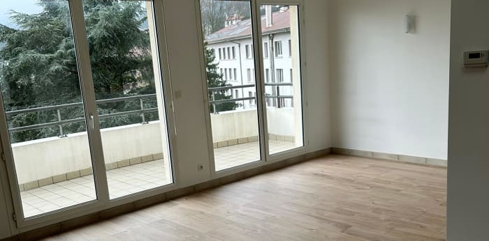 Image 5 sur 35 - Appartement  ·  Location · Miribel (01700) · 4 pièces · 100m²
