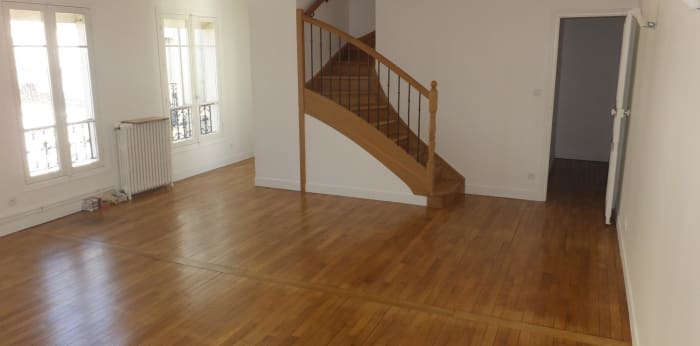 Image 2 sur 12 - Appartement  ·  Location · Paris (75008) · 4 pièces · 113m²