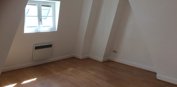 Image 1 sur 7 - Appartement  ·  Location · Paris (75008) · 1 pièce · 28m²