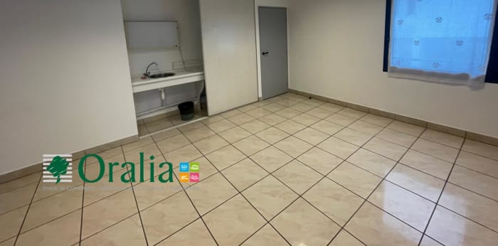 Image 1 sur 5 - Local commercial  ·  Location · Villefranche S/Saone (69400)