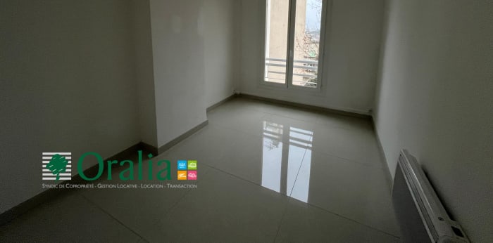 Image 3 sur 8 - Appartement  ·  Location · Marseille (13005) · 3 pièces · 41m²