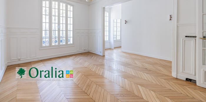 Image 2 sur 13 - Appartement  ·  Location · Paris (75007) · 4 pièces · 111m²
