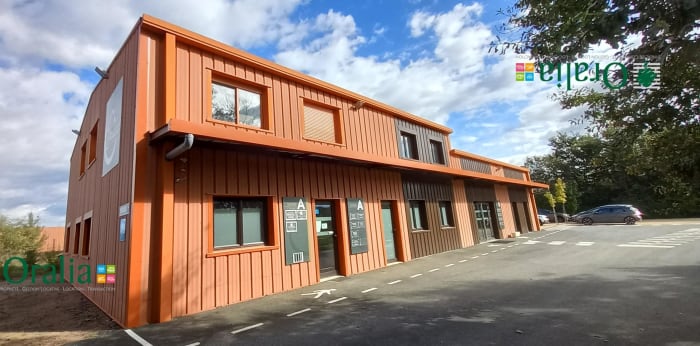 Image 1 sur 2 - Local commercial  ·  Location · Theize (69620)