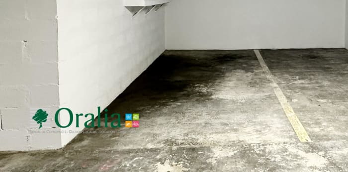 Image 1 sur 7 - Parking  ·  Location · Bordeaux (33000)