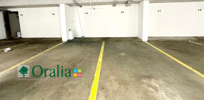 Image 1 sur 5 - Parking  ·  Location · Bordeaux (33000)