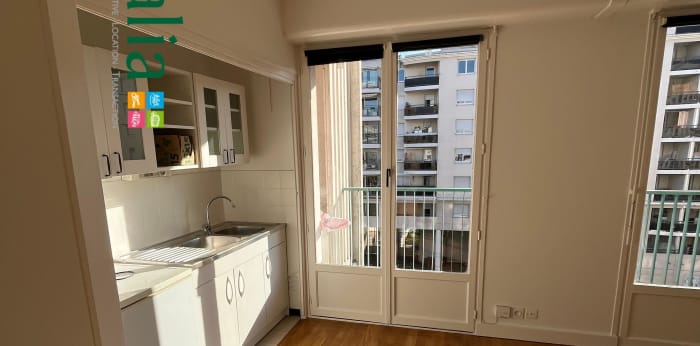 Image 4 sur 5 - Appartement  ·  Location · Villeurbanne (69100) · 1 pièce · 34m²