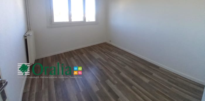 Image 9 sur 17 - Appartement  ·  Location · Meyzieu (69330) · 5 pièces · 94m²