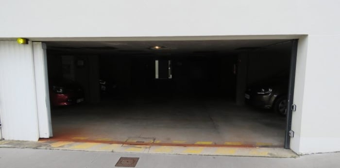 Image 2 sur 6 - Parking  ·  Location · Bordeaux (33000)