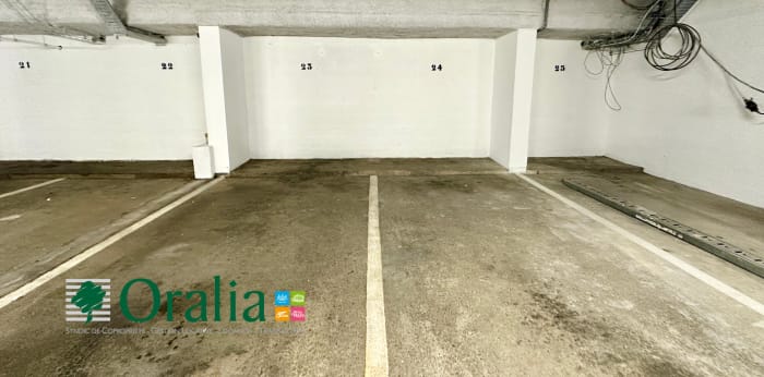 Image 1 sur 5 - Parking  ·  Location · Bordeaux (33000)