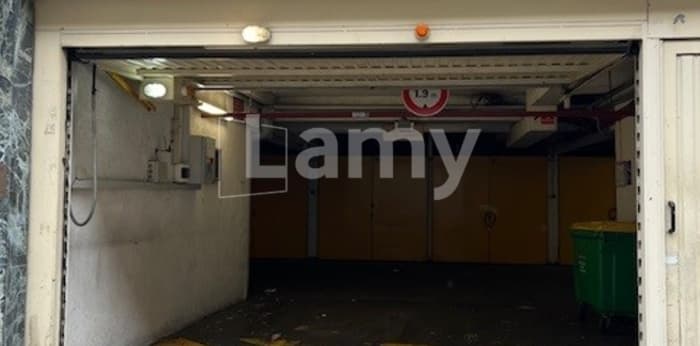 Image 2 sur 6 - Parking/box  ·  Location · Paris (75012) · 12m²