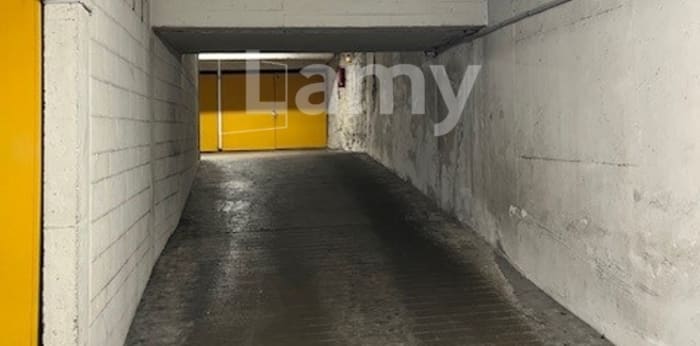 Image 3 sur 6 - Parking/box  ·  Location · Paris (75012) · 12m²
