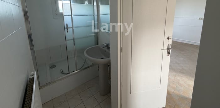 Image 12 sur 18 - Appartement  ·  Location · St Maximin (60740) · 5 pièces · 85m²