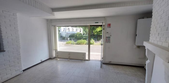 Image 2 sur 7 - Local  ·  Location · Anzin (59410) · 2 pièces · 47m²