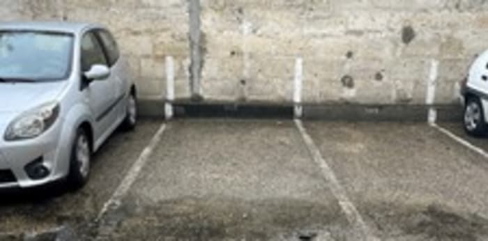 Image 2 sur 3 - Parking/box  ·  Location · Bordeaux (33000) · 1m²