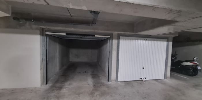 Image 6 sur 11 - Parking/box  ·  Location · Marseille (13008) · 12m²