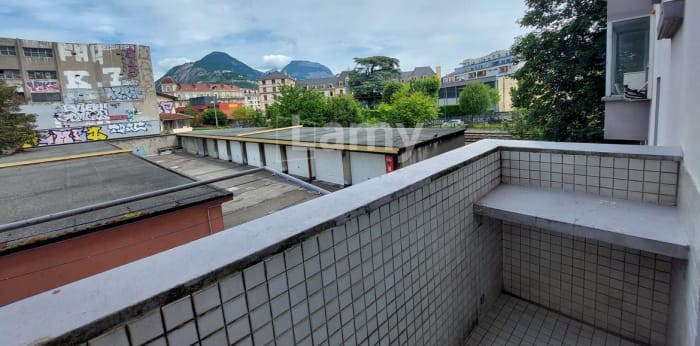 Image 5 sur 11 - Appartement  ·  Location · Grenoble (38000) · 2 pièces · 55m²