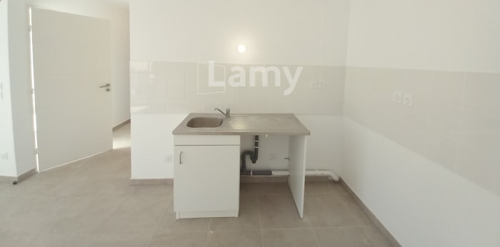 Image 2 sur 8 - Appartement  ·  Location · Marseille (13010) · 2 pièces · 54m²