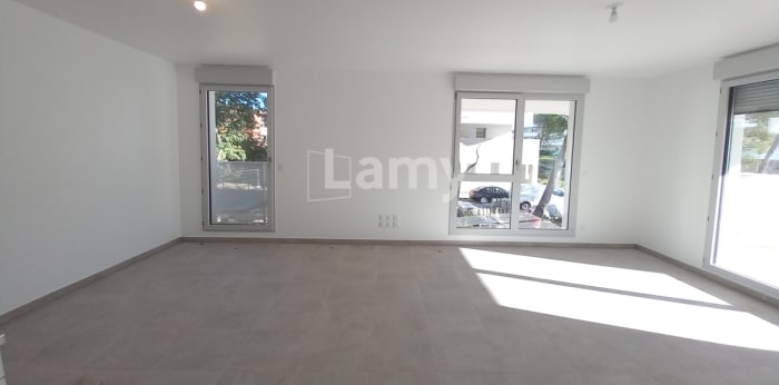 Image 6 sur 8 - Appartement  ·  Location · Marseille (13010) · 2 pièces · 54m²