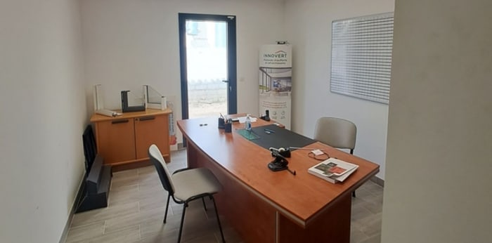 Image 1 sur 3 - Bureaux  ·  Location · La Fare Les Oliviers (13580) · 15m²