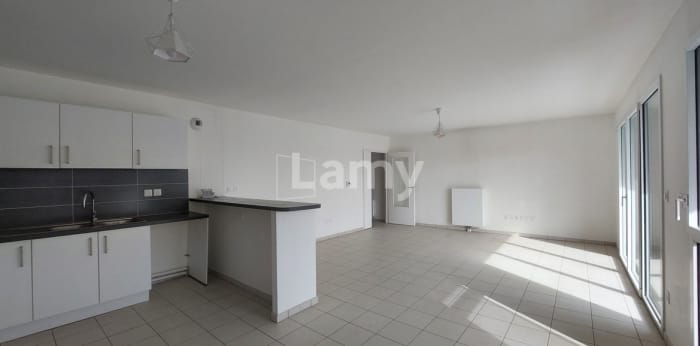 Image 2 sur 10 - Appartement  ·  Location · Roubaix (59100) · 4 pièces · 101m²