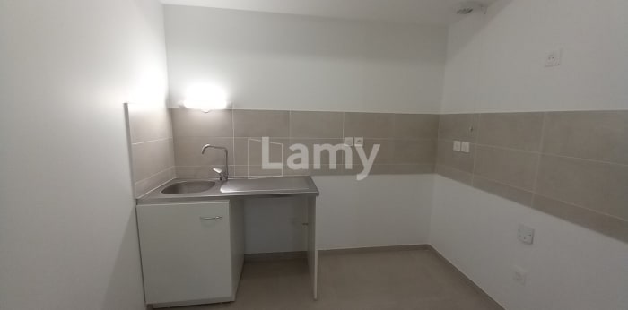 Image 5 sur 9 - Appartement  ·  Location · Marseille (13015) · 2 pièces · 45m²