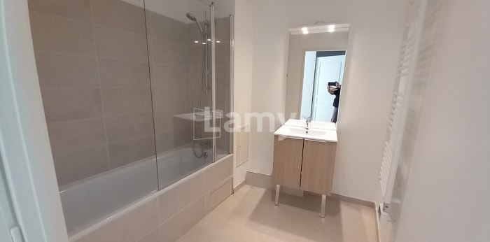 Image 6 sur 9 - Appartement  ·  Location · Marseille (13015) · 3 pièces · 73m²