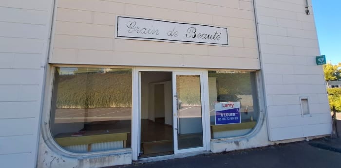 Image 1 sur 7 - Bureaux  ·  Location · St Georges Sur Baulche (89000) · 47m²
