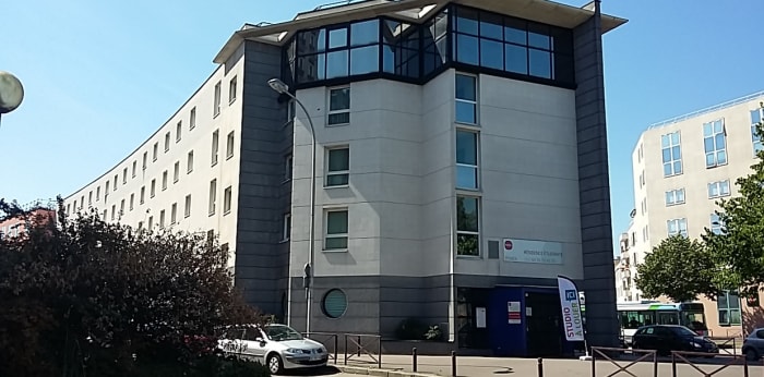 Image 2 sur 3 - Parking/box  ·  Location · Rouen (76100) · 12m²